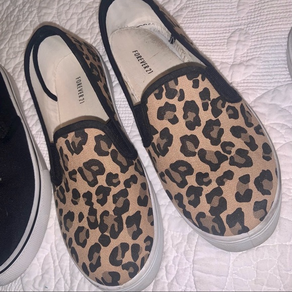 Forever 21 canvas bundle sz:7 black/white/cheetah - Picture 3 of 4
